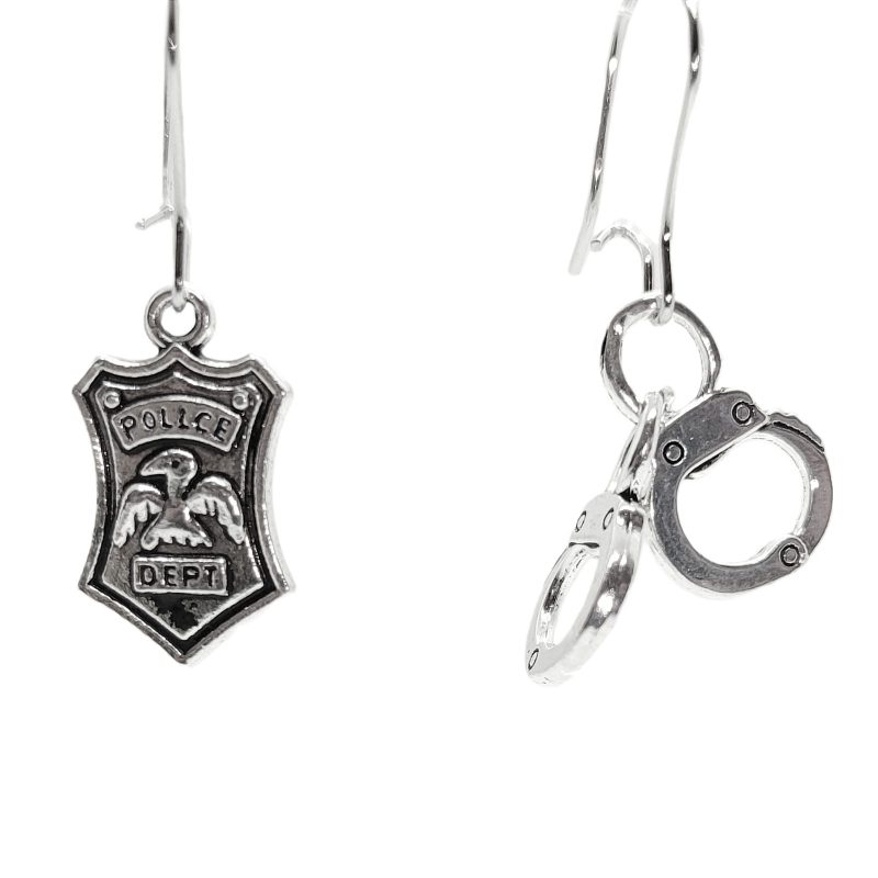 KOLCZYKI FUN POLICJA ODZNAKA I KAJDANKI (263)